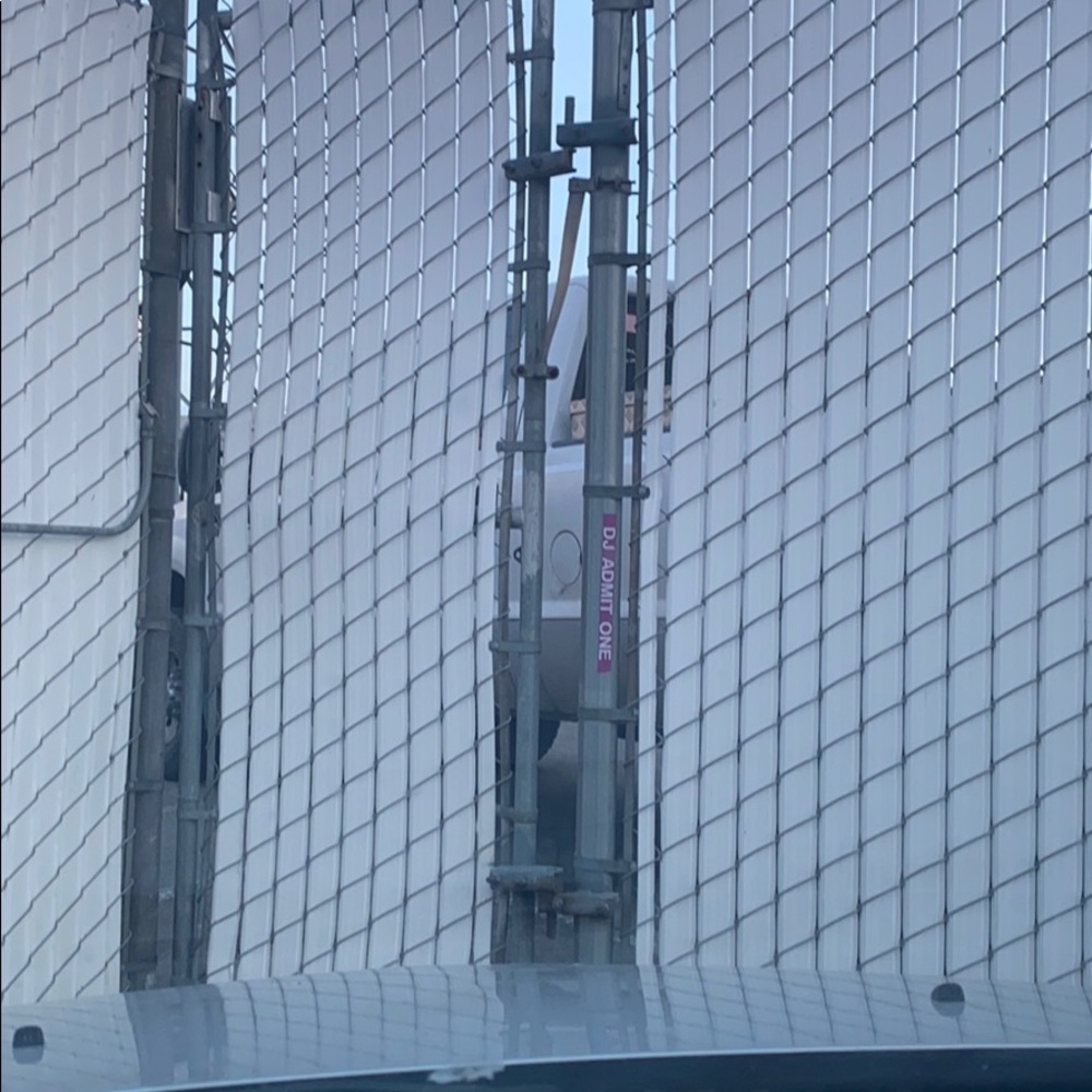 Meet your Posher, Simon